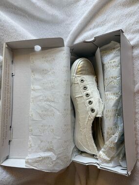 Blowfish Malibu White with Gold